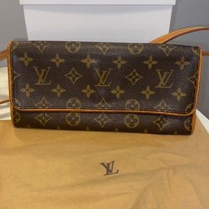Authentic Louis Vuitton Twin Pochette GM